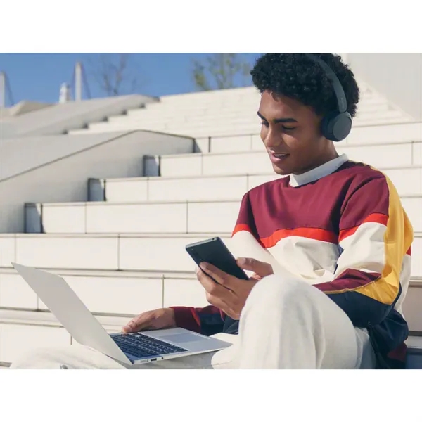 Wireless headphones with microphone.... from ASI 66887 PCNA / Leeds