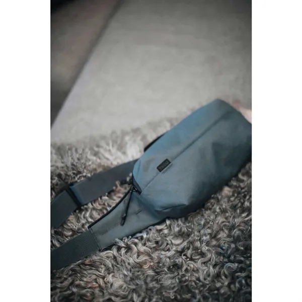 Thule Aion Sling... from ASI 66887 PCNA / Leeds