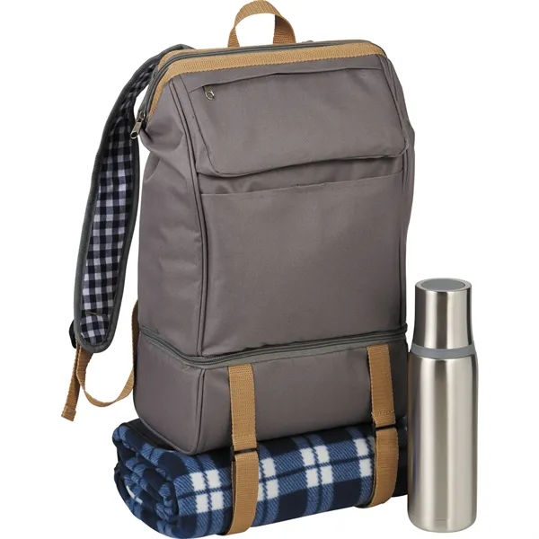 Backpack with 11 piece set for a picnic.... from ASI 66887 PCNA / Leeds