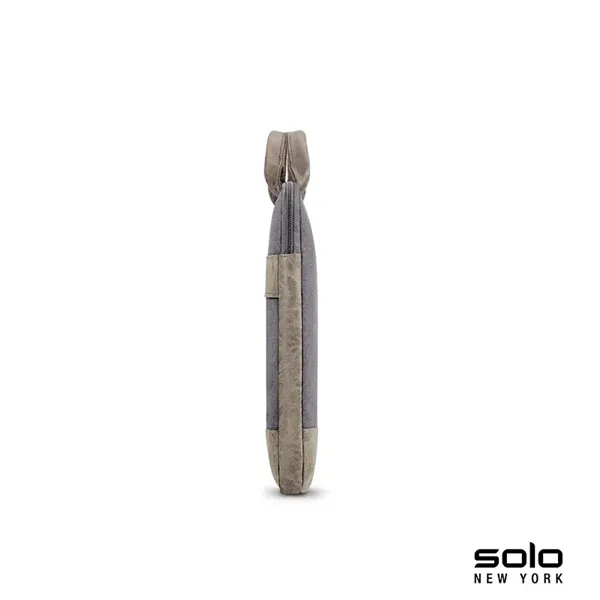 Solo Pilot two-tone slim brief; includes turquoise lining and protects laptops... from ASI 67866 Logomark/Valumark