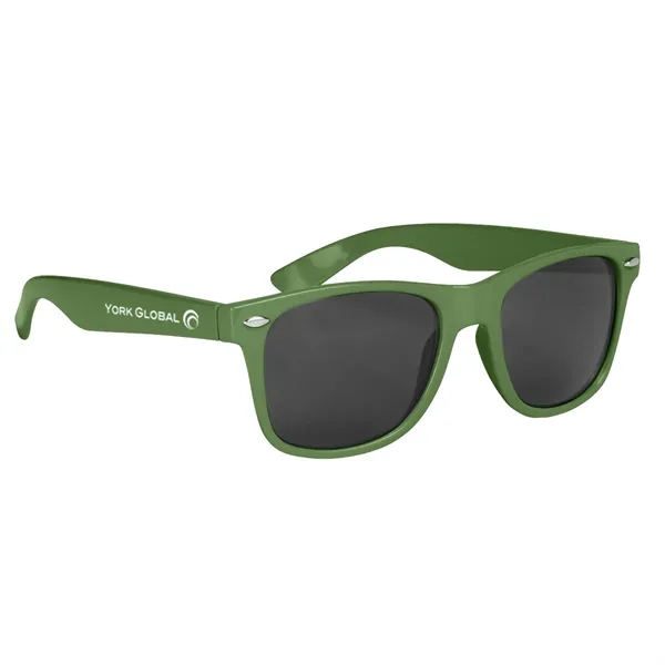 Sunglasses made of polycarbonate material. UV400 lenses provide 100% UVA and... from ASI 61125 Hit Promotional Products / Hit®