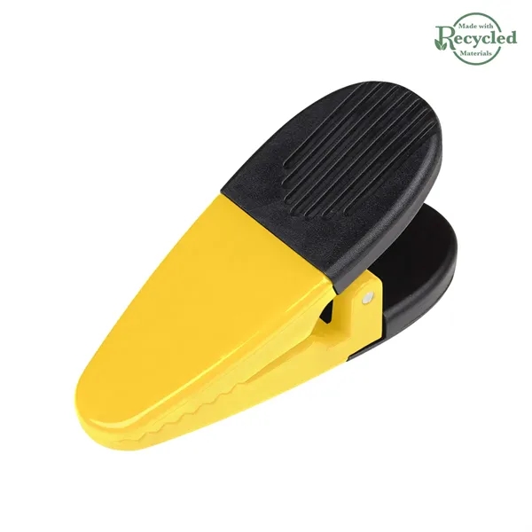 Alligator clip with spring loaded hinge and magnet on back side.... from ASI 61125 Hit Promotional Products / Hit®