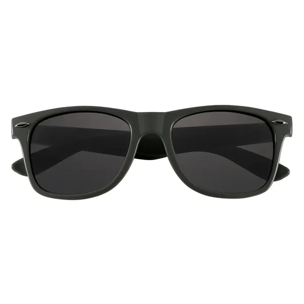 Sunglasses made of polycarbonate material. UV400 lenses provide 100% UVA and... from ASI 61125 Hit Promotional Products / Hit®