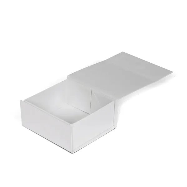 The boxes are made with ultra-sturdy paper board and feature a... from ASI 37940 Bag Makers Inc