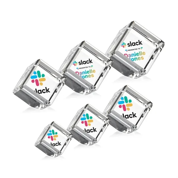 Beautiful 3 Dimensional etching inside the crystal that makes for a... from ASI 84592 St Regis Group / St Regis