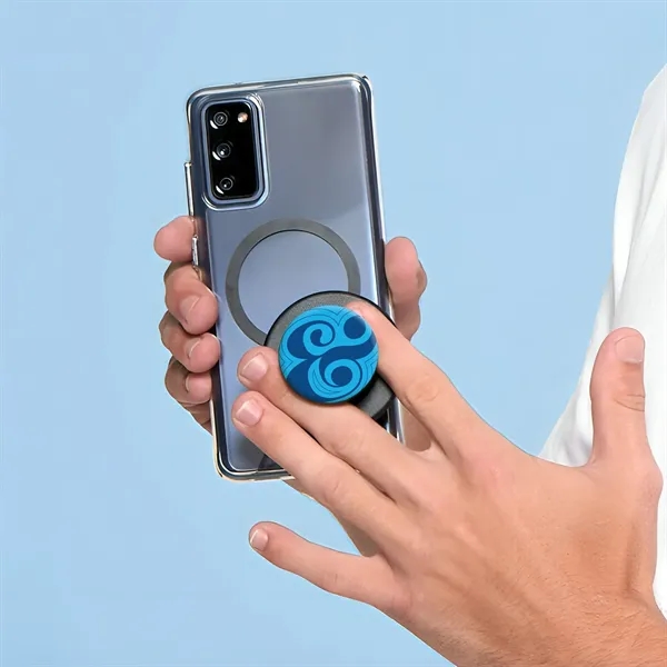 Magnetizes to your MagSafe compatible device. Easily removable... from ASI 62124 iClick, Inc.