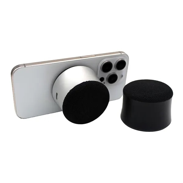 400mAh battery. 5 watt wireless charging. MagSafe-compatible. 4 hours of play... from ASI 62124 iClick, Inc.