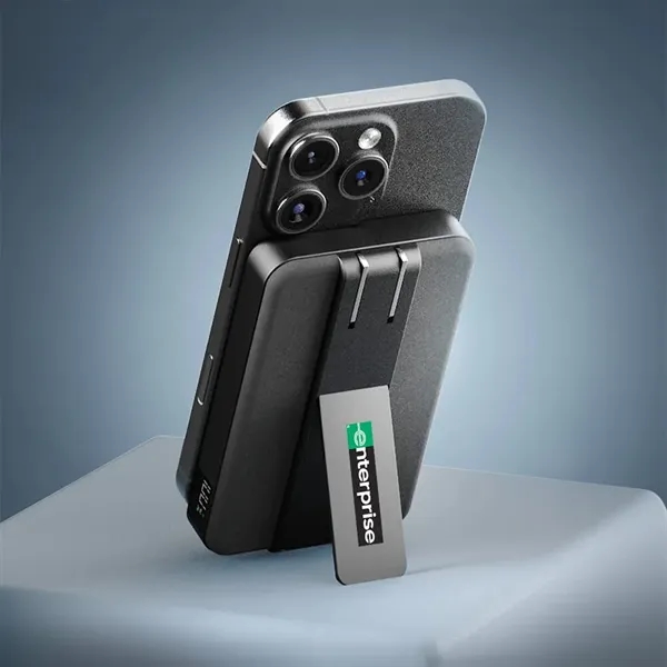 Sleek and powerful, the MyCharge Cliqluxe 10K Wireless Magnetic Charger has... from ASI 61005 Hirsch Gift Inc