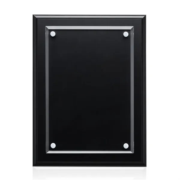 The crystal center plate of the Ulster features precisely beveled edges... from ASI 84592 St Regis Group / St Regis