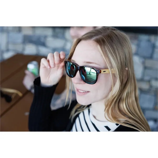Easygoing sunglasses for good vibes and bright days... from ASI 56070 Gemline / Gemline®