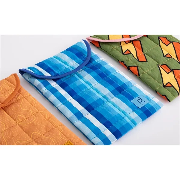 Designed with lightweight quilted padding and a magnetic snap closure, this... from ASI 45657 Pop! Promos