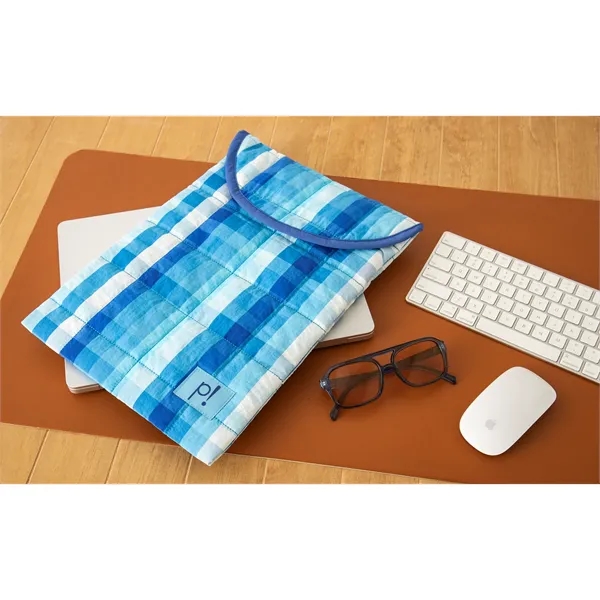Designed with lightweight quilted padding and a magnetic snap closure, this... from ASI 45657 Pop! Promos
