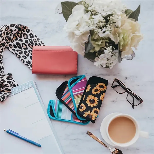 Pouches for sunglasses or eyeglasses made of neoprene... from ASI 68190 Lungsal / Lungsal