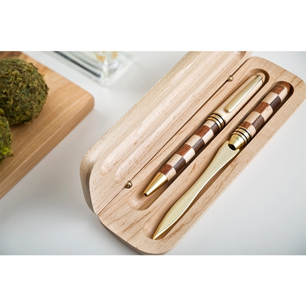 Features the pen box and ballpoint pen. Made from quality coated... from ASI 68190 Lungsal / Lungsal