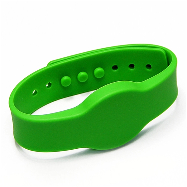 Contact-free RFID wristbands made with 100% SGS approved silicone.... from ASI 68190 Lungsal / Lungsal