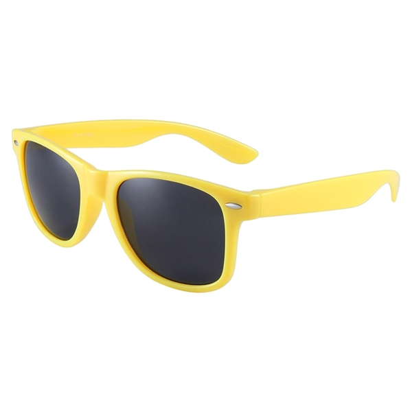 Solid colored sunglasses with UV400 protection.... from ASI 68190 Lungsal
