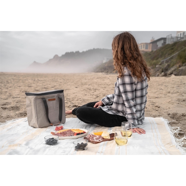 From the frozen foods aisle to a picnic blanket, the Dolphin... from ASI 56070 Gemline / Gemline®