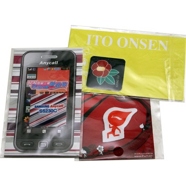 A lens cleaner for smartphones.... from ASI 43270 Calconix Inc / Time Zone®